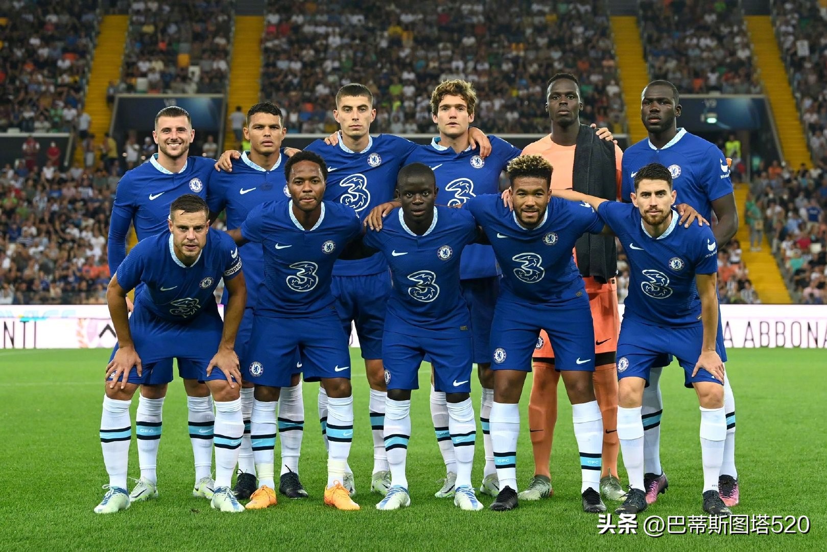 多球迷和球 多球迷和球