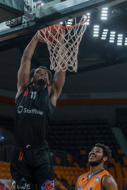 极大地限制 极大地限制