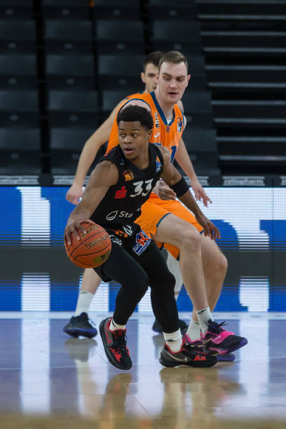 纪录显得更 纪录显得更