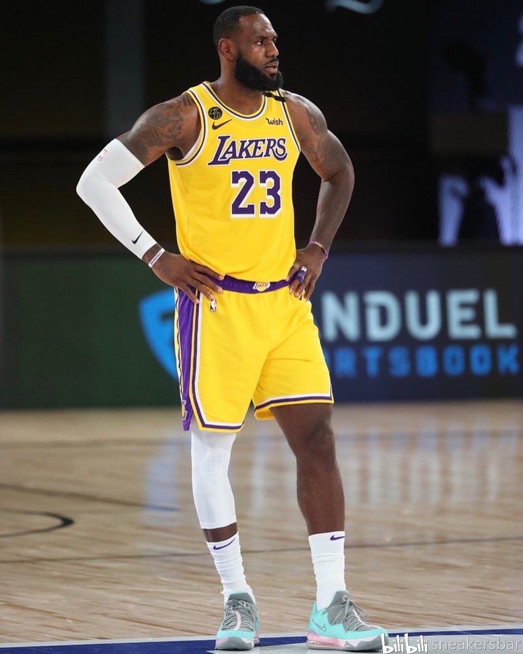 篮板压力时 篮板压力时