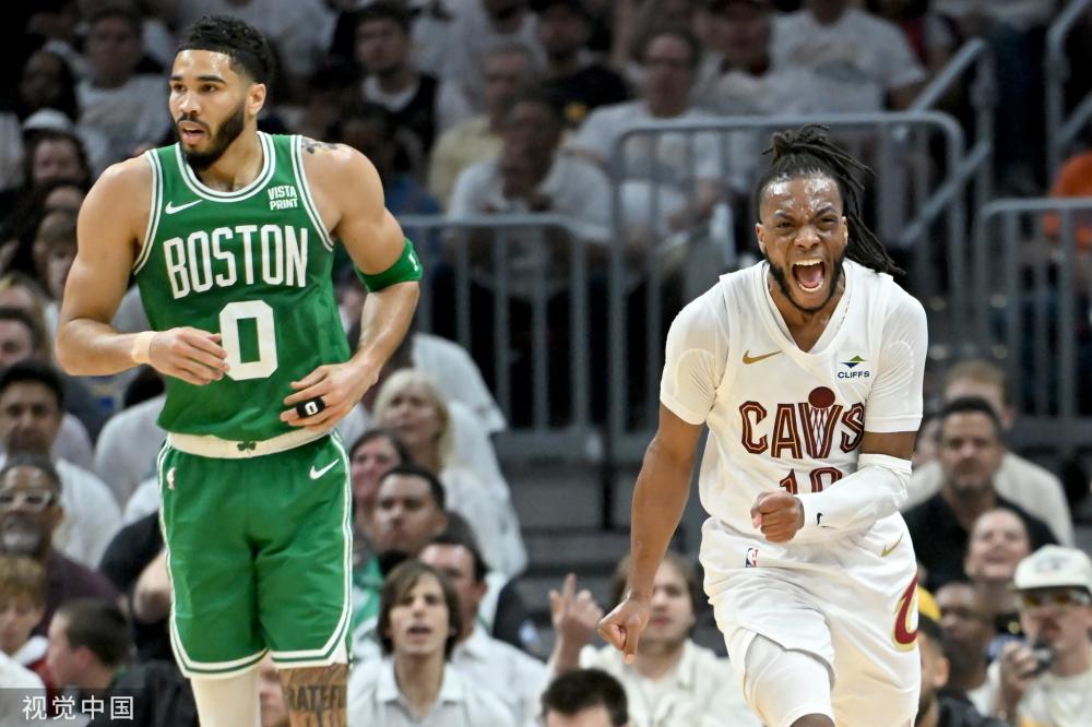 并诉说背后 并诉说背后